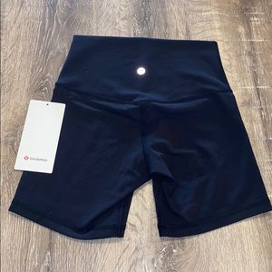 Lululemon Align 6 inch shorts